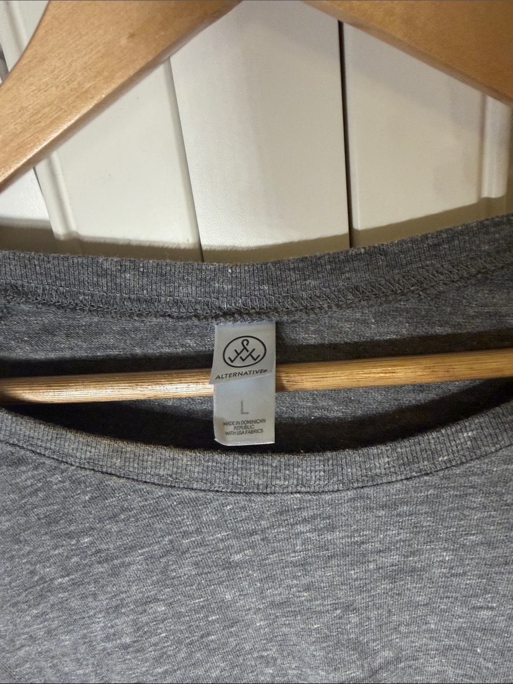 Alternative Apparel Gray Women's Long-Sleeve Crew Top. Heather Gray. - Picture 2 of 3